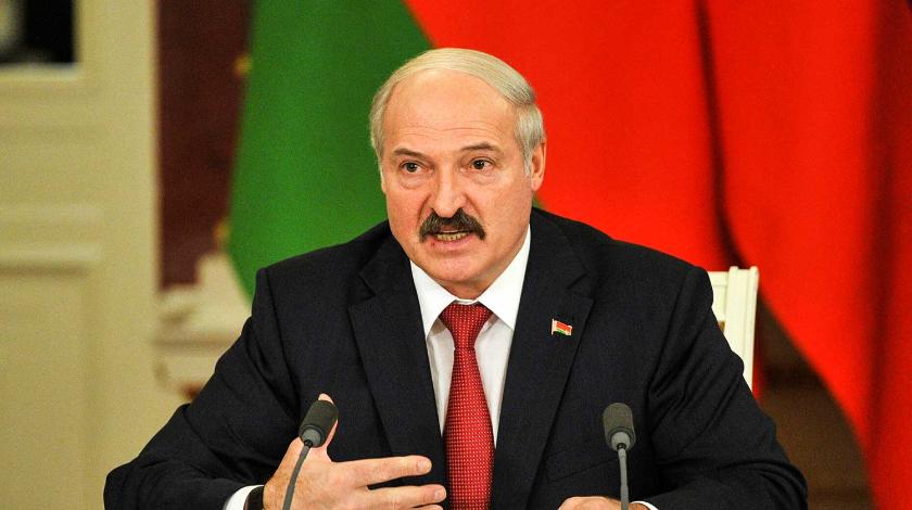 Лукашенко планирует бежать в Россию – Bloomberg