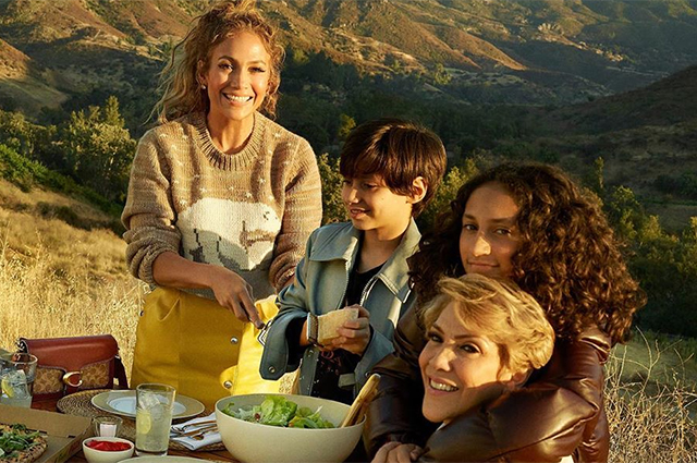 Дженніфер Лопес знялася в рекламі Coach разом із мамою та дітьми