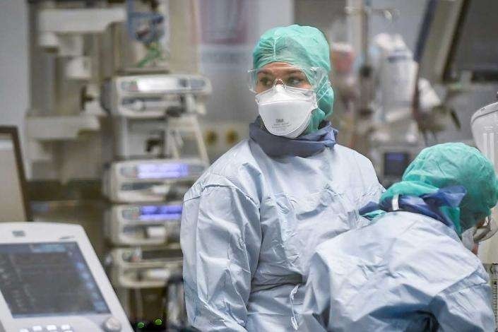 44% мест для больных коронавирусом COVID-19 в больницах Украины уже заняты