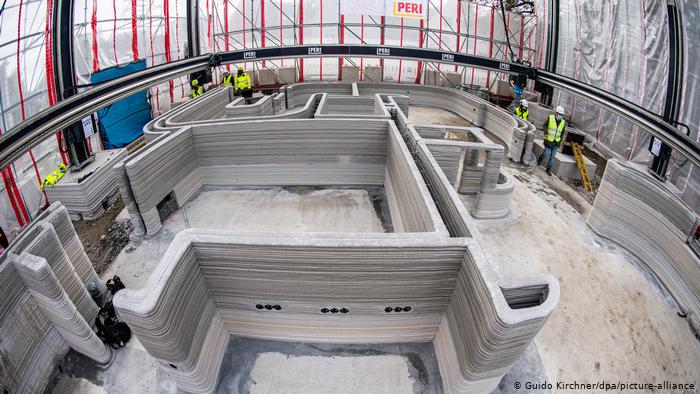В Германии печатают первый бетонный дом на 3D-принтере