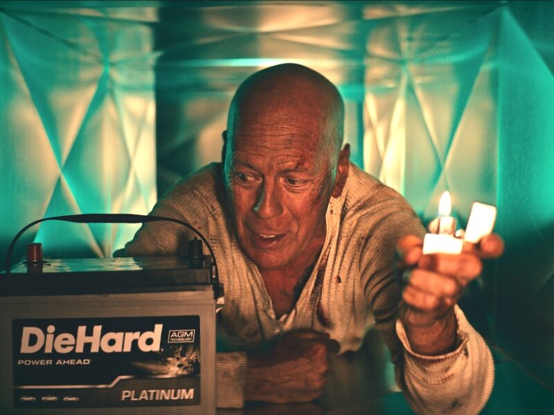 Брюс Вілліс знявся у рекламі автомобільних акумуляторів Die Hard